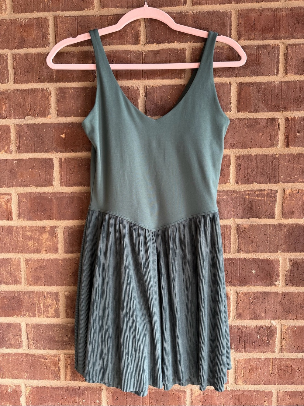 All In Motion Women’s V-Neck Sleeveless Green Pleated Skater Dress